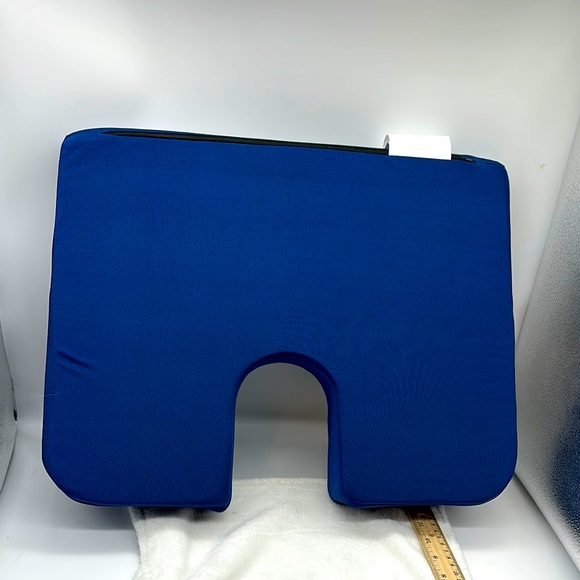 Coccyx Cushion Full Size Compressed (Support Cushion)
18.1 x 14.2 x 3.3” - Picture 1 of 10